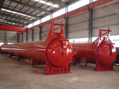 蒸压釜又称蒸养釜/压蒸釜，是大型压力容器设备，用于灰砂砖、粉煤灰砖、加气混凝土砌块、新型轻质墙体材料，混凝土管桩等建筑制品的蒸压养护。